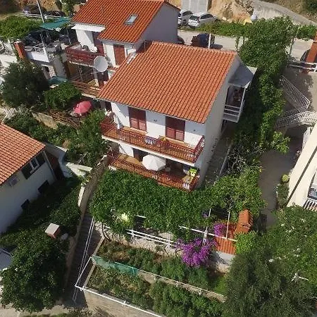 Katica, Lejlighed Pisak